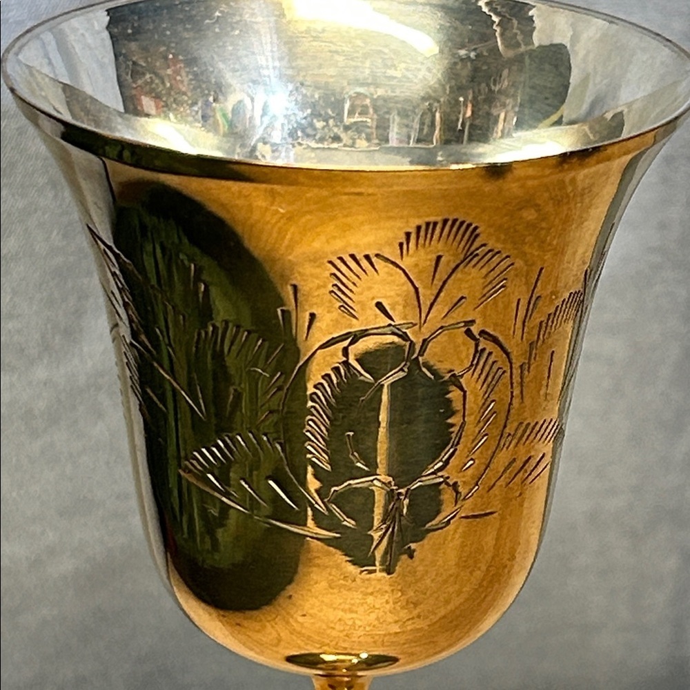 Antique Vintage 2 Brass Wine Goblets Floral Etching India Green Velvet Case - Picture 4 of 16